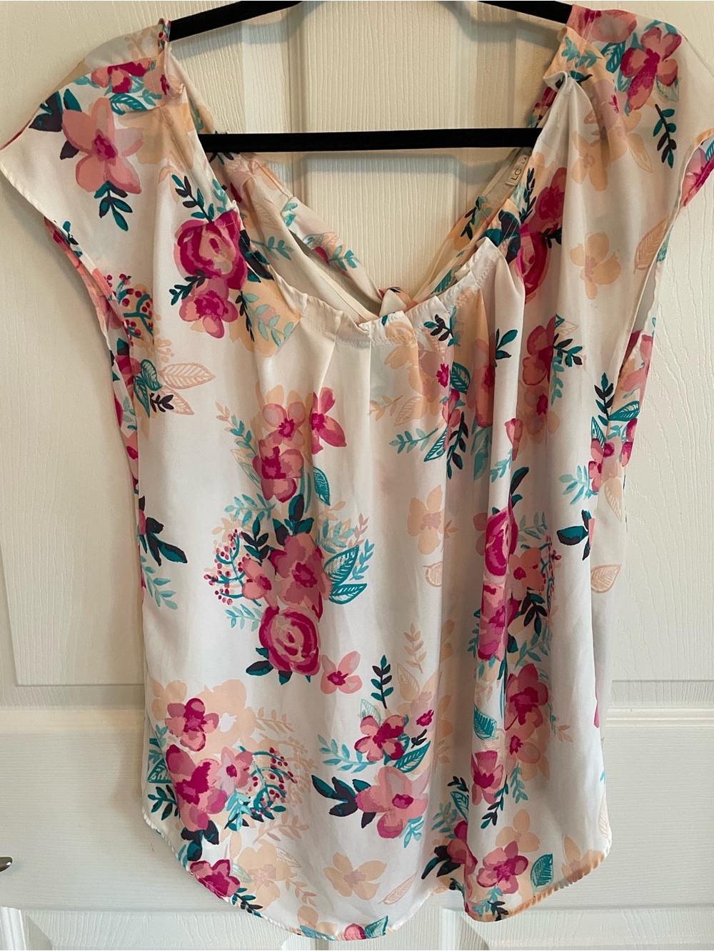 LC Lauren Conrad Ivory/Pink Floral Cap-Sleeve Blouse Size M